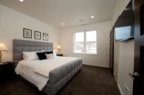 Modern Elegance and Urban Charm - Stunning Single Level Retreat