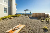 Zuma Beach View Estate with Cedar Soaking Tub