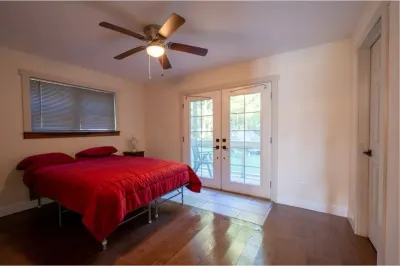 Elmhurst House - Gnd Floor - 3bd Catskill Mtn View 스피드웨이 주변 호텔