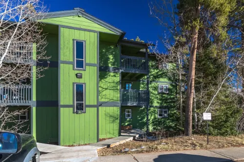 Mountain Views from WP Top Floor Getaway