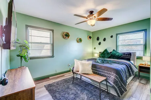 Spacious Living Area and High-End Kitchen - Charming Nature Retreat