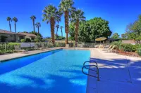 Lake Views and Access to Upscale Club Facilities - Elegant Retreat