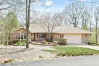 Relaxing Living Area and Game Room - Charming Woodland Escape Hotels in Bella Vista