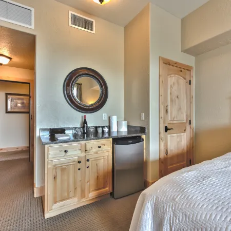 Resort property, corner one bedroom, pool, steps to skiing and golf, enjoy SV413B/C