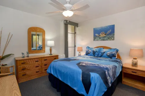 Oceanfront condo with WiFi & ground-floor lanai - see turtles right out front Hotels in Maalaea