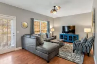 Wonderful Home with Hot Tub Hotels in Buncombe County