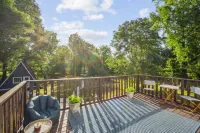 Charming Waterfront Escape with Hot Tub and Fire Pit - Cozy Retreat