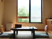 Nakanoyu Onsen Ryokan Hotels near Mt. Yake