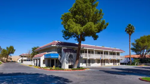 스튜디오 6 바스토, 캘리포니아