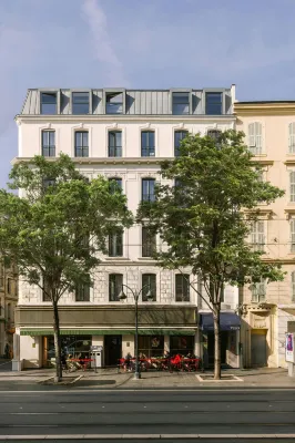 Yelo Jean Médecin Hotel, Sonder Hotel a Train Station
