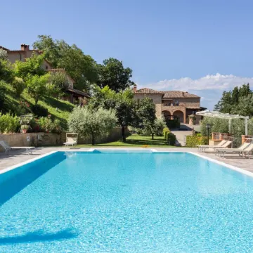 Lavish Holiday Home in Volterra with Pool