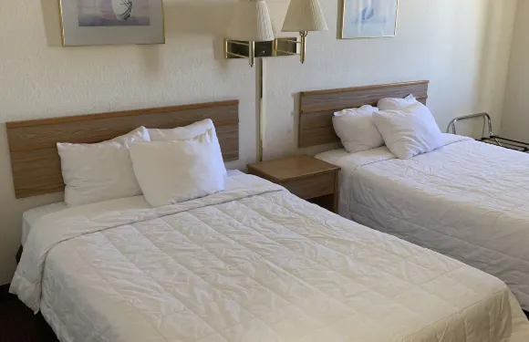 洛茲堡廣場酒店