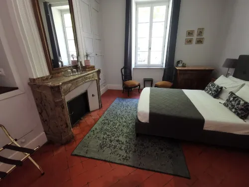 Maison de l'Aguze Hotels in Lacabarede