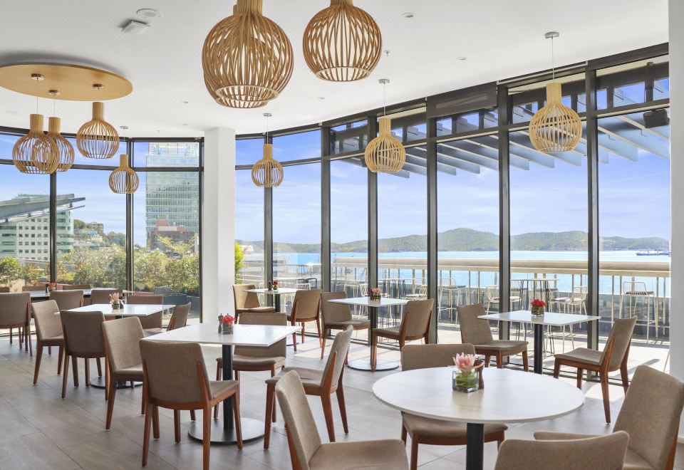 Crowne Plaza Port Moresby Over view