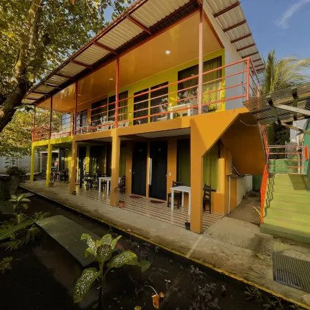Hotel El Icaco Tortuguero Отели в г. Колорадо