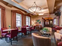 Alexander Inn Hotels near Reading Terminal Market