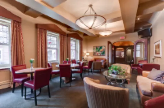 อเล็กซานเดอร์อินน์