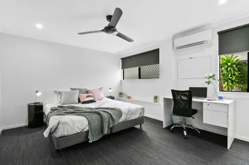 Redhill Cairns Living - Martyn St - 2-Star