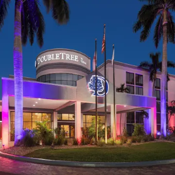 Doubletree by Hilton Fort Myers at Bell Tower Shops