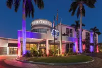 دبل تري من هيلتون فورت مايرز عند مركز تسوق بيل تاور Hotels near IMAG History & Science Center
