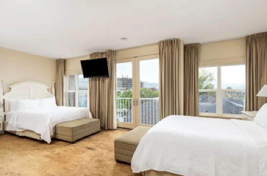 Hotel Eldorado at Eldorado Resort Отели рядом с достопримечательностью «Оканаган»