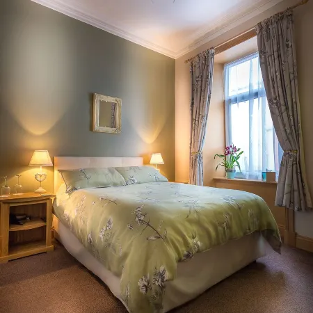 Lakeview Guest House