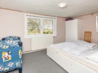 Traum Ferienwohnungen的風景泳池度假屋