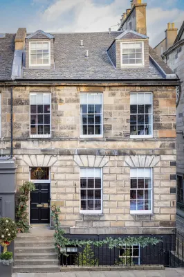 Eleven Stafford Street Townhouse - 4-Star