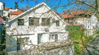 VP Apartment - A Forest Retreat in the Heart of the City! Hôtels à : Pancevo