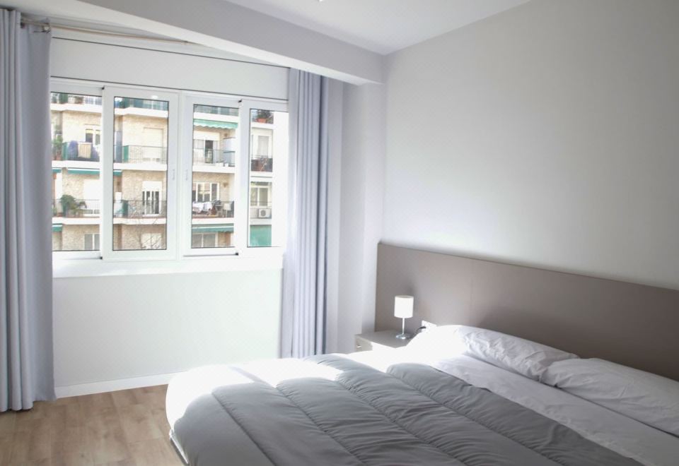 산트 조르디 아파트먼트 사그라다 패밀리아 이미지