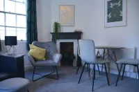 Stunning 2 BD Apartment in Cheltenham