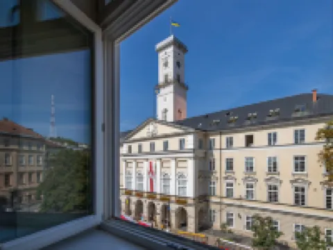 オンザスクエア リヴィウのホテル