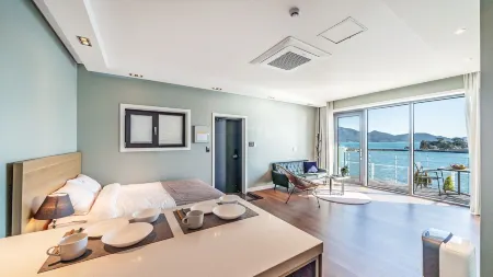 Namhae Lounge 32 Resort C