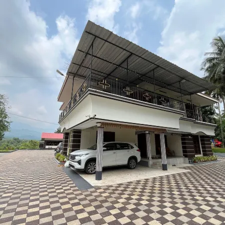 De Royale Summit Home Stay