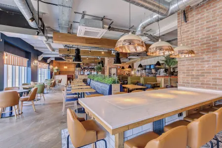 Premier Inn Portsmouth Dockyard Отели в г. Госпорт