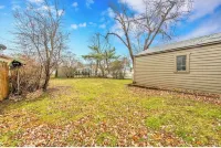 Lovely Home in R. Oak near Birmingham! Gorgeous, pet-friendly, king bed, deck!