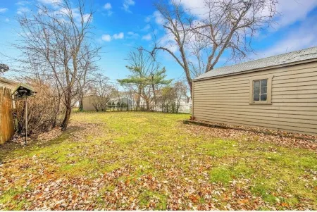 Lovely Home in R. Oak near Birmingham! Gorgeous, pet-friendly, king bed, deck!