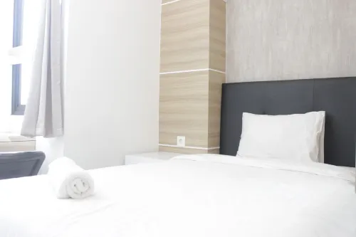 Modern and Comfy Studio Apartment at Lodge Paskal Near Binus University Hotels in Andir
