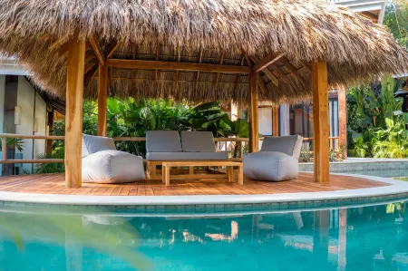 Blue Mist Hotel & Beach Club