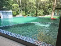 Private Pool FamilyResort Bentong Pahang Hotels in Gali