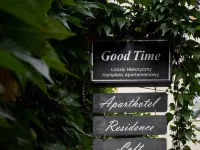 Good Time Aparthotel โรงแรมใกล้สนามบินวลาดีสลาว์ เรย์มอนต์