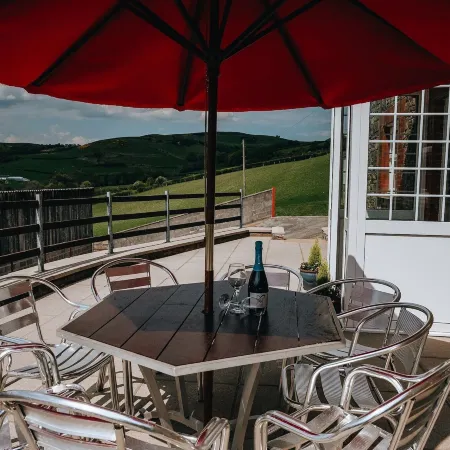 Luxury 5-Bed Farmhouse - Sleeps 8 & Hot Tub Отели рядом с достопримечательностью «Замок Брекон»