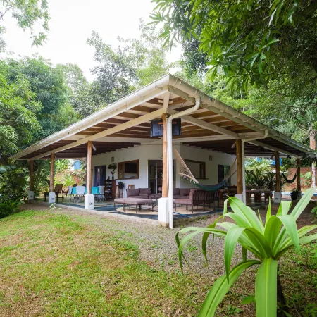Casa Cedro - Portasol Vacation Rentals Отели в г. Савегре