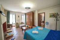 Villa Lisa with Huge Pool and Garden - Happy Rentals