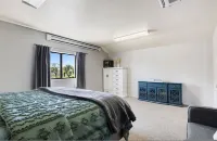 제브라 레퓨지 코티지, 독특한 프레스콧 스테이