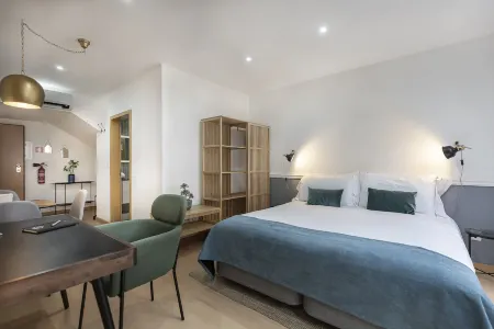 Feel Porto CC Corporate Housing Отели рядом с достопримечательностью «Кафедральный собор Порту»