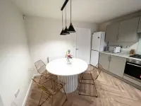 3-Bed House Sleeps 5 Free Parking 브래드퍼드 대학 주변 호텔