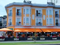 The Originals Boutique Hôtel Alizé Évian-Les-Bains Hotels near Source Cachat