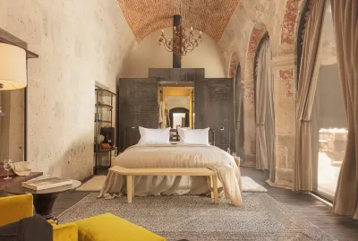 Cirqa - Relais & Châteaux Hotels in 