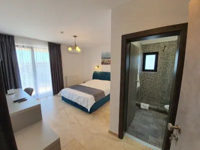 Roca Del Mar Hotels in Мамая-Сат